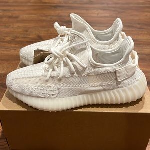 💥SOLD💥 NWT Yeezy Boost 350 V2